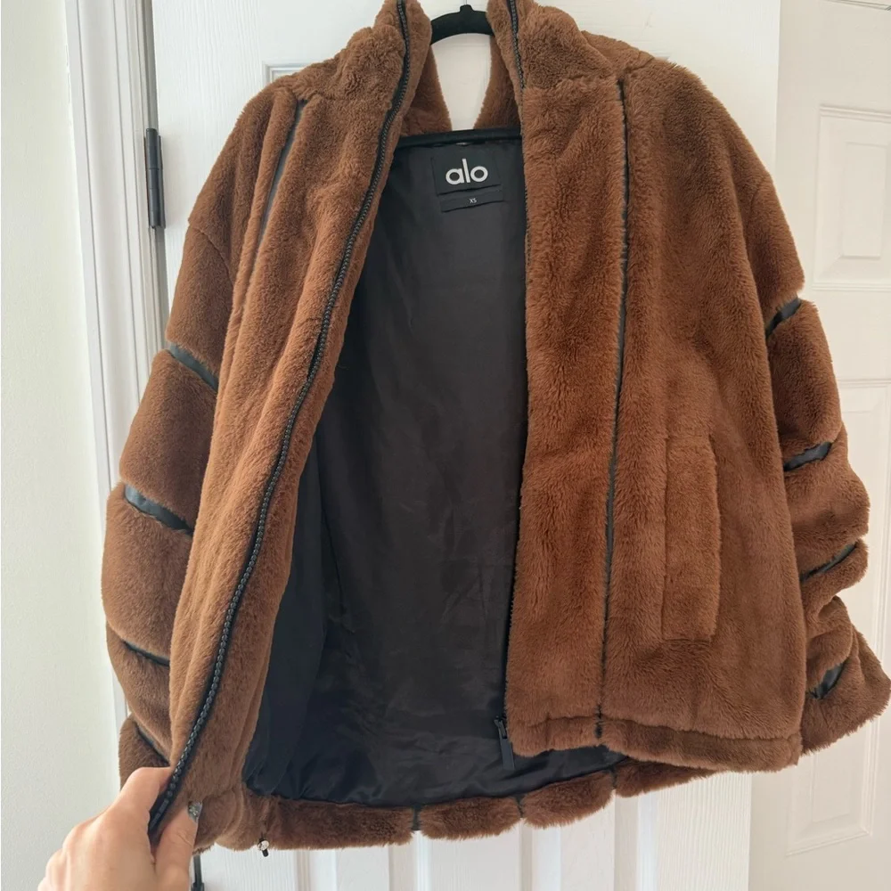 ALO Yoga Knockout Faux Fur Hooded Oversized Coat Jacket Chocolate Brown